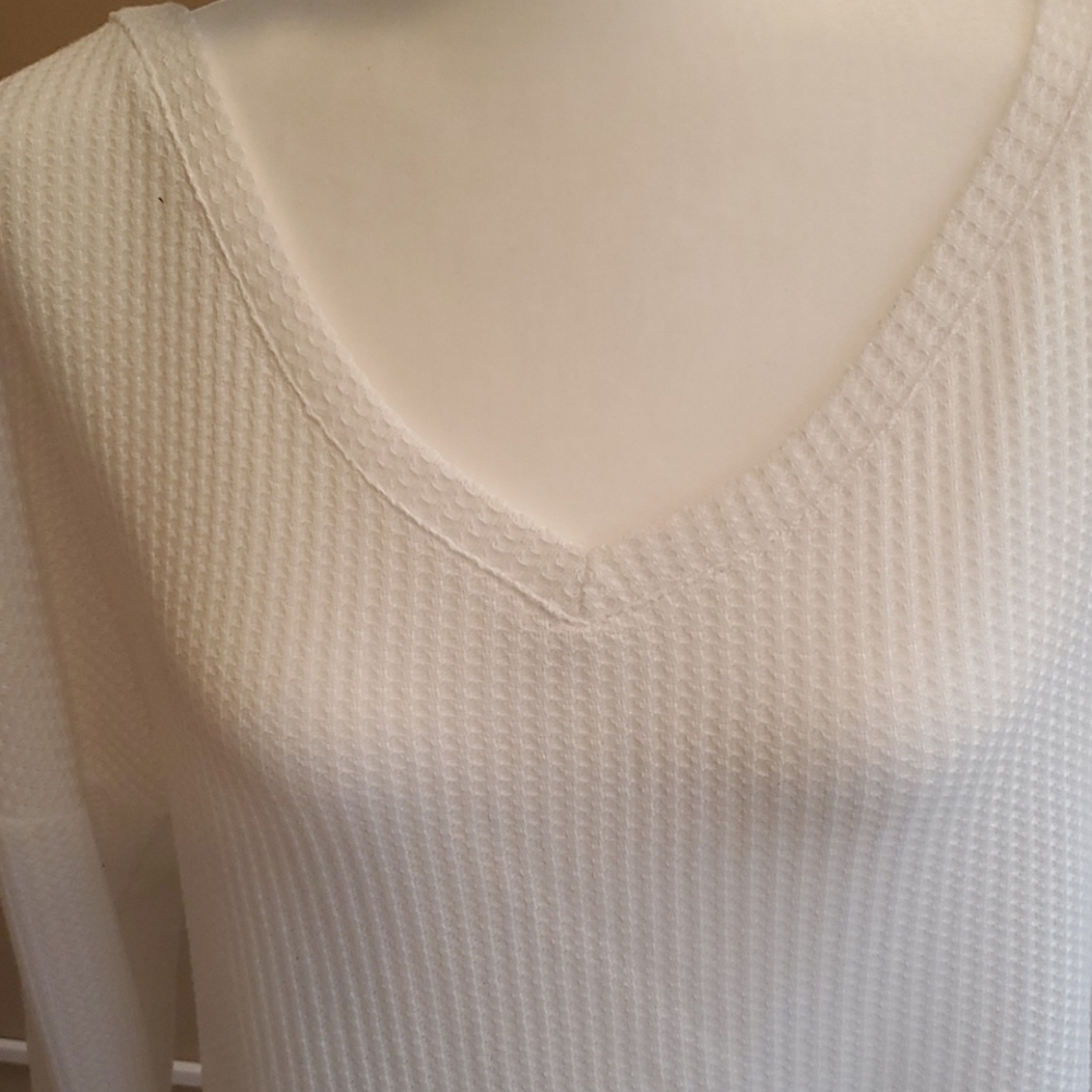 Tops - Picture 4 of 4